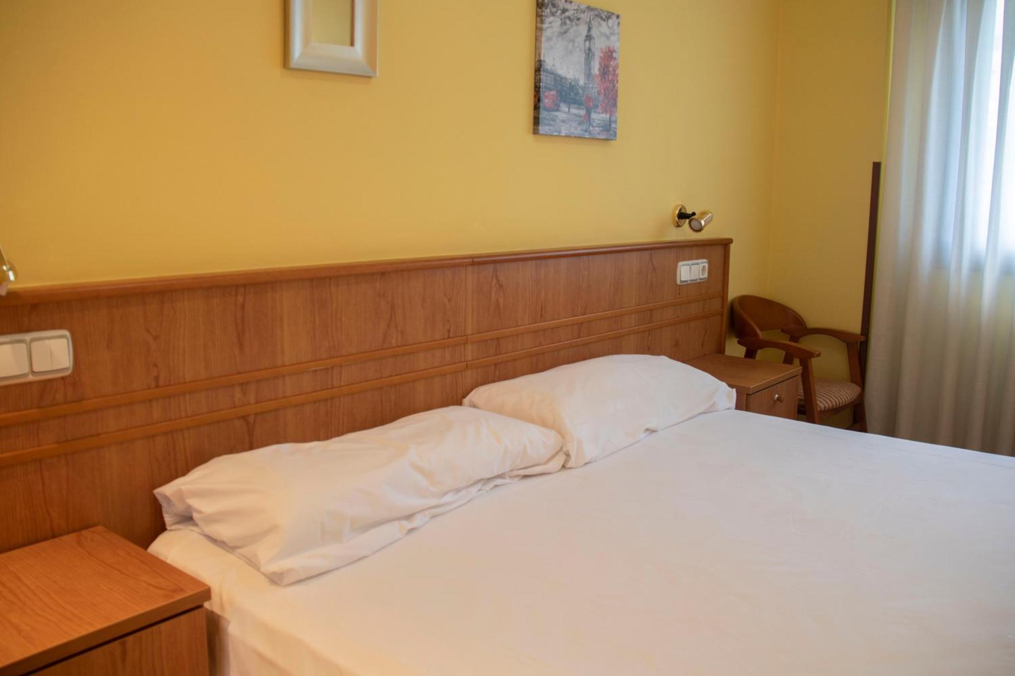 Standard King Room,1278927799:JPEG